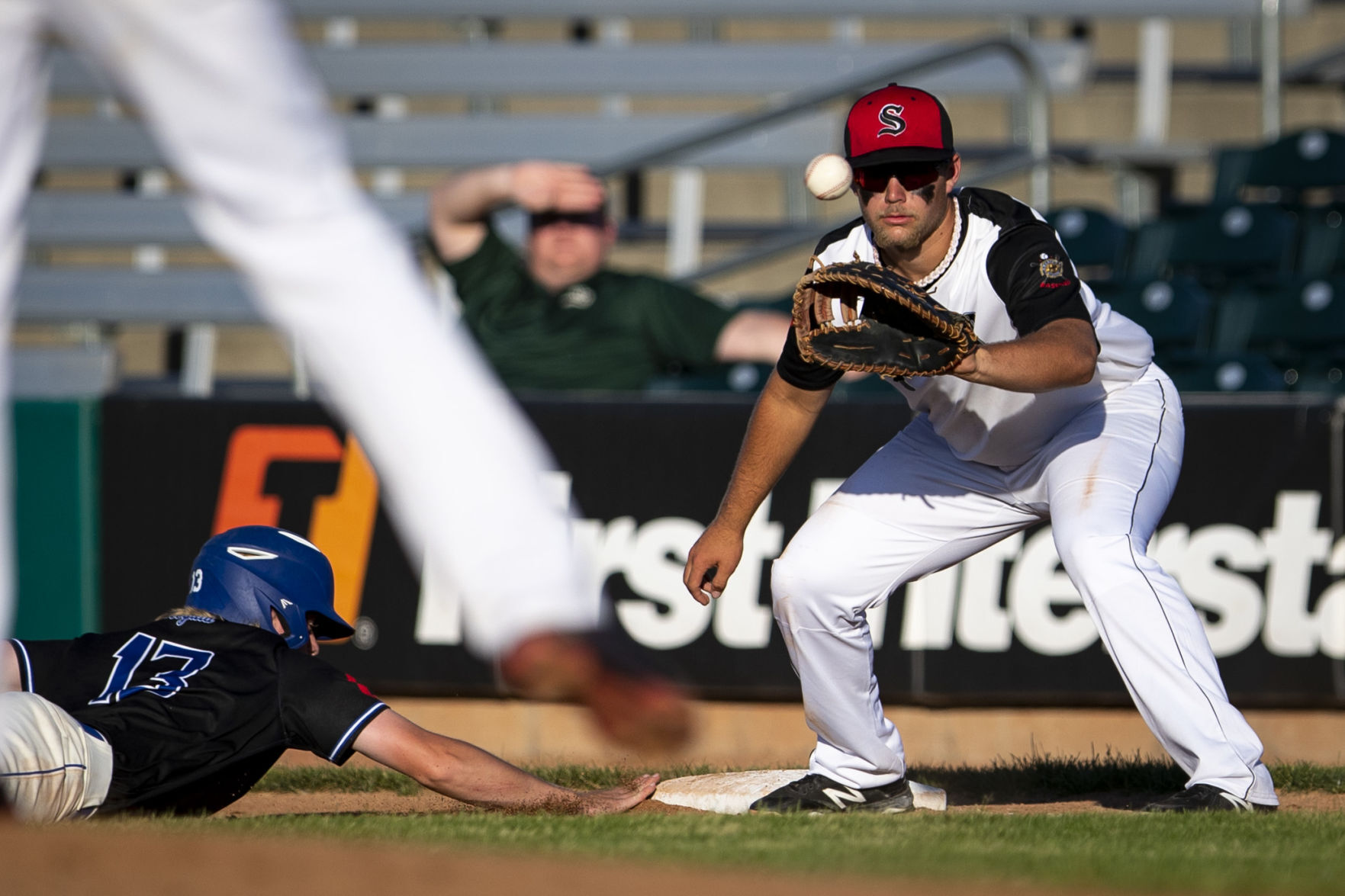 Royals vs. Scarlets